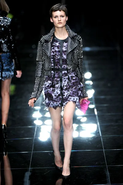 Look 49